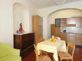 Camere Con Vista Amalfi 2*,