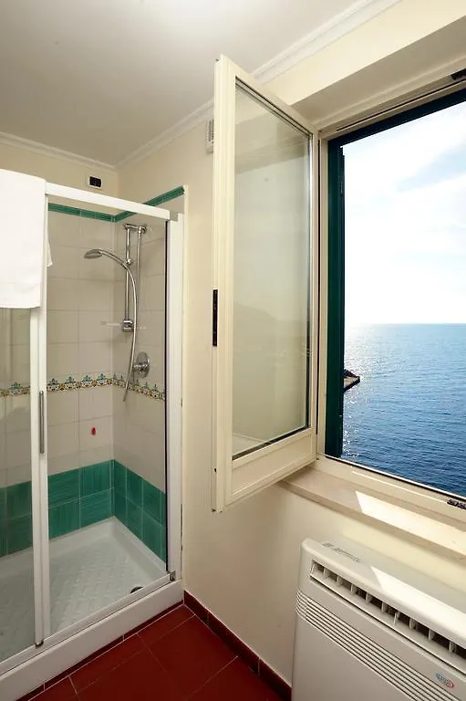 Camere Con Vista Amalfi 2*,  Italien
