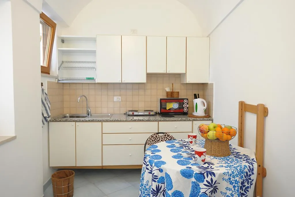 Camere Con Vista Amalfi 2*,