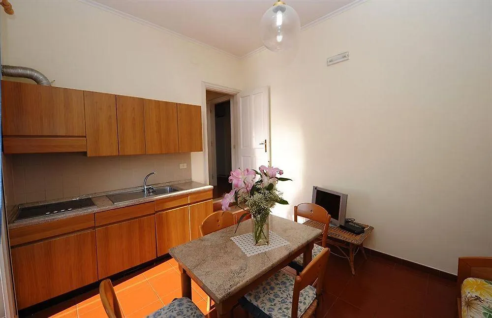 Camere Con Vista Amalfi 2*,