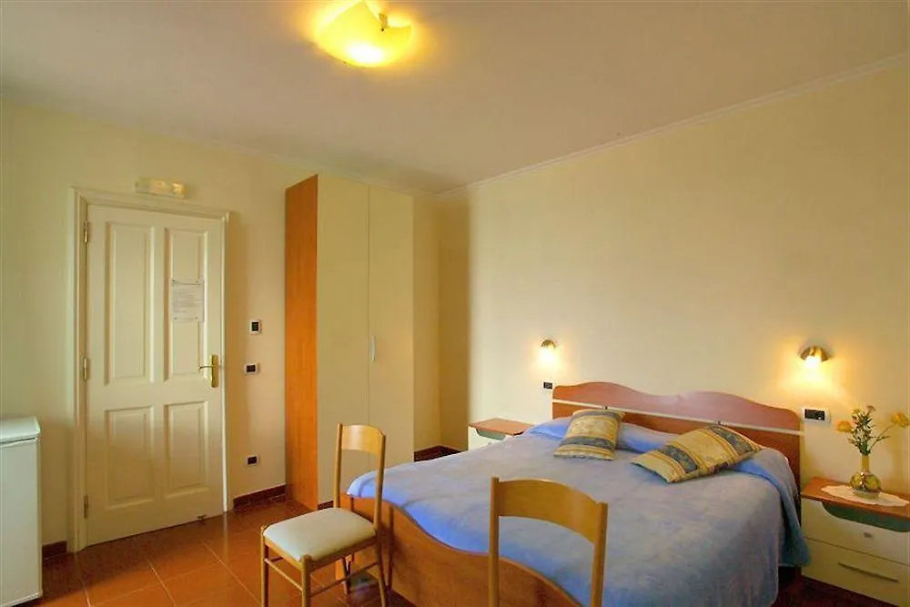 Camere Con Vista Amalfi 2*,  Italien